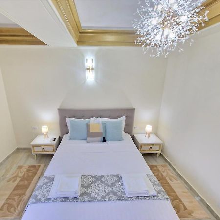 Laroka House Luxury Apartment City Center Universitate Bukarest Kültér fotó