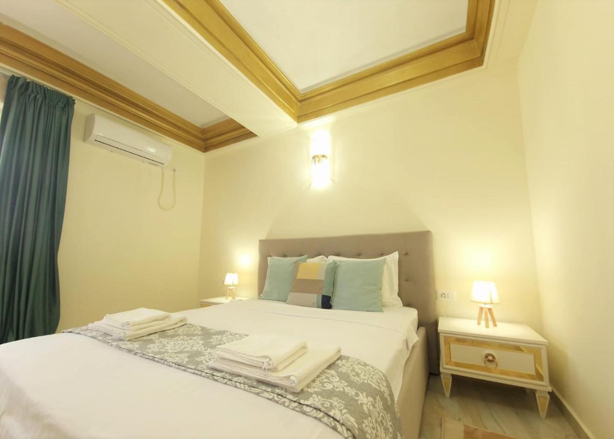 Laroka House Luxury Apartment City Center Universitate Bukarest Kültér fotó