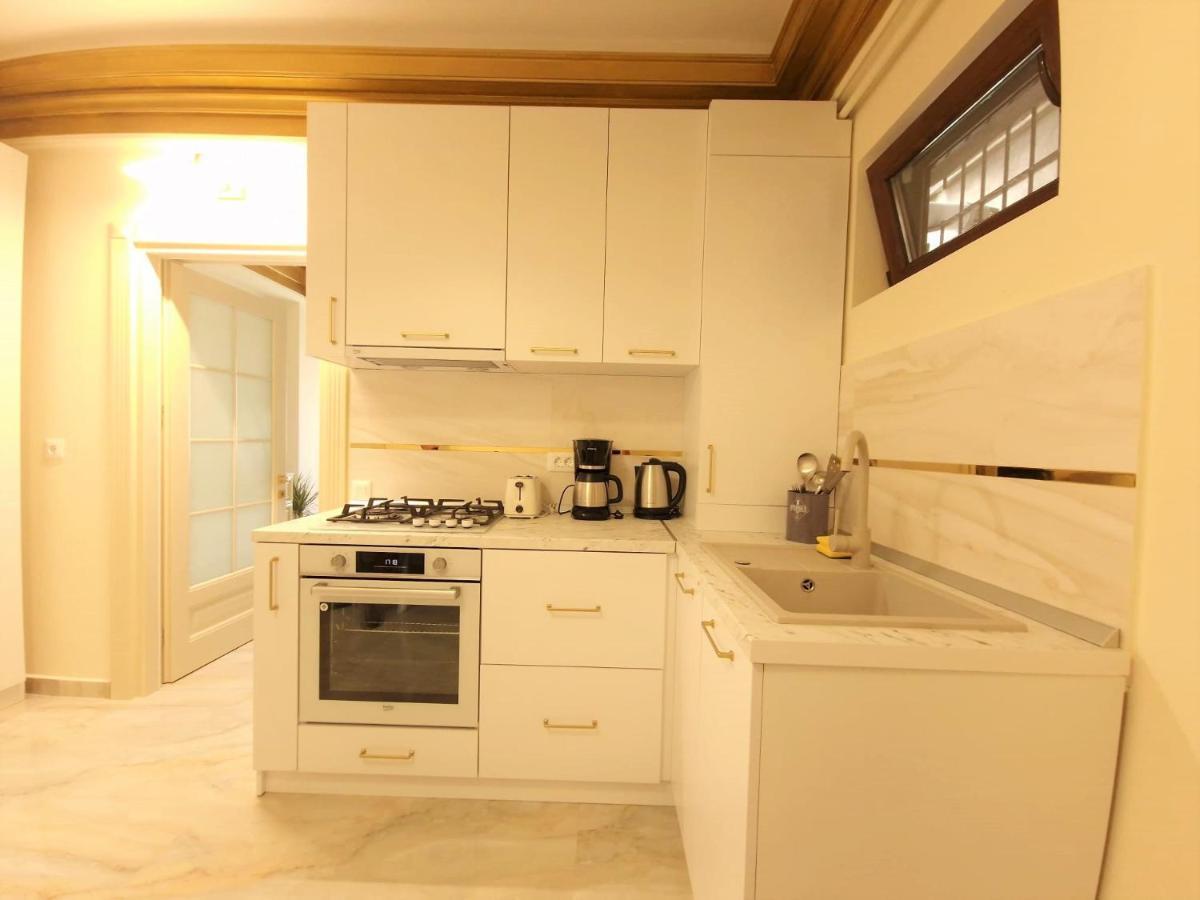 Laroka House Luxury Apartment City Center Universitate Bukarest Kültér fotó