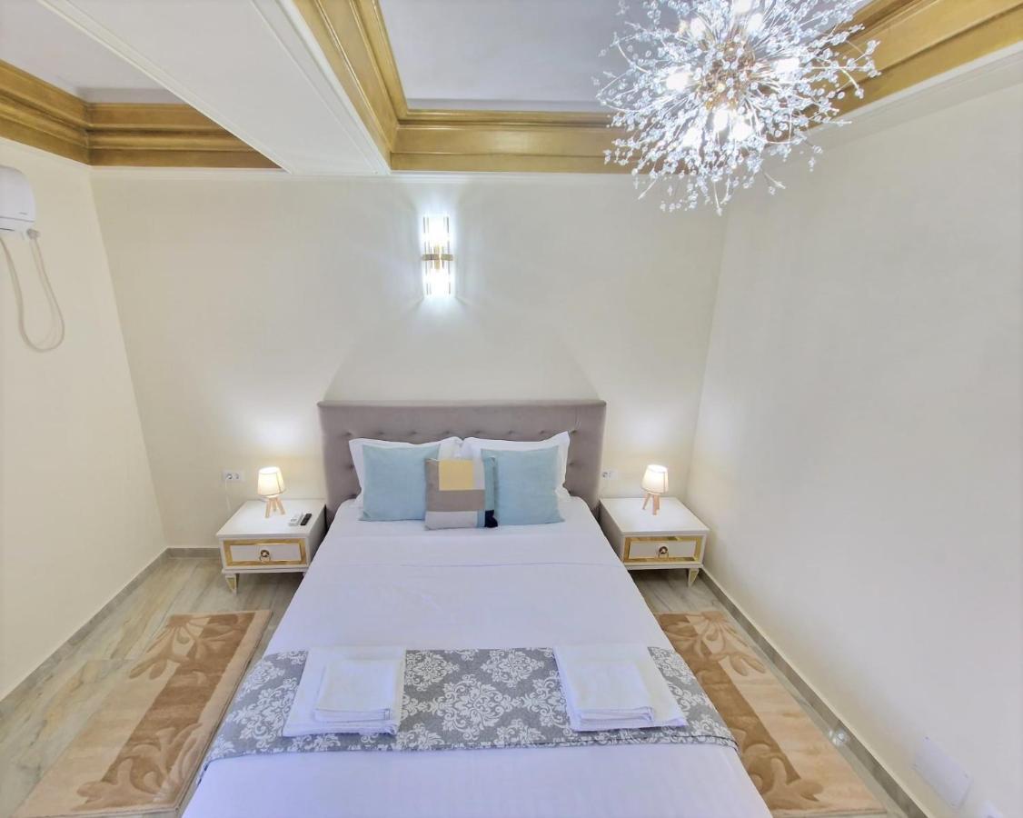 Laroka House Luxury Apartment City Center Universitate Bukarest Kültér fotó